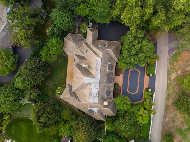 $2,339,000 | 140 Thorntree Lane, Winnetka, IL 60093
