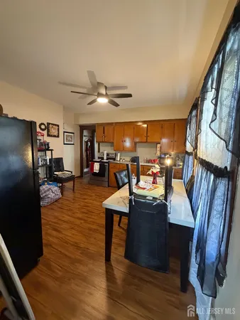 a view of entryway with a front door