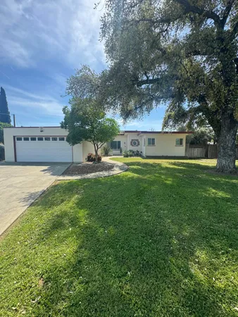 $419,950 | 1127 West Walnut Avenue, Visalia, CA 93277