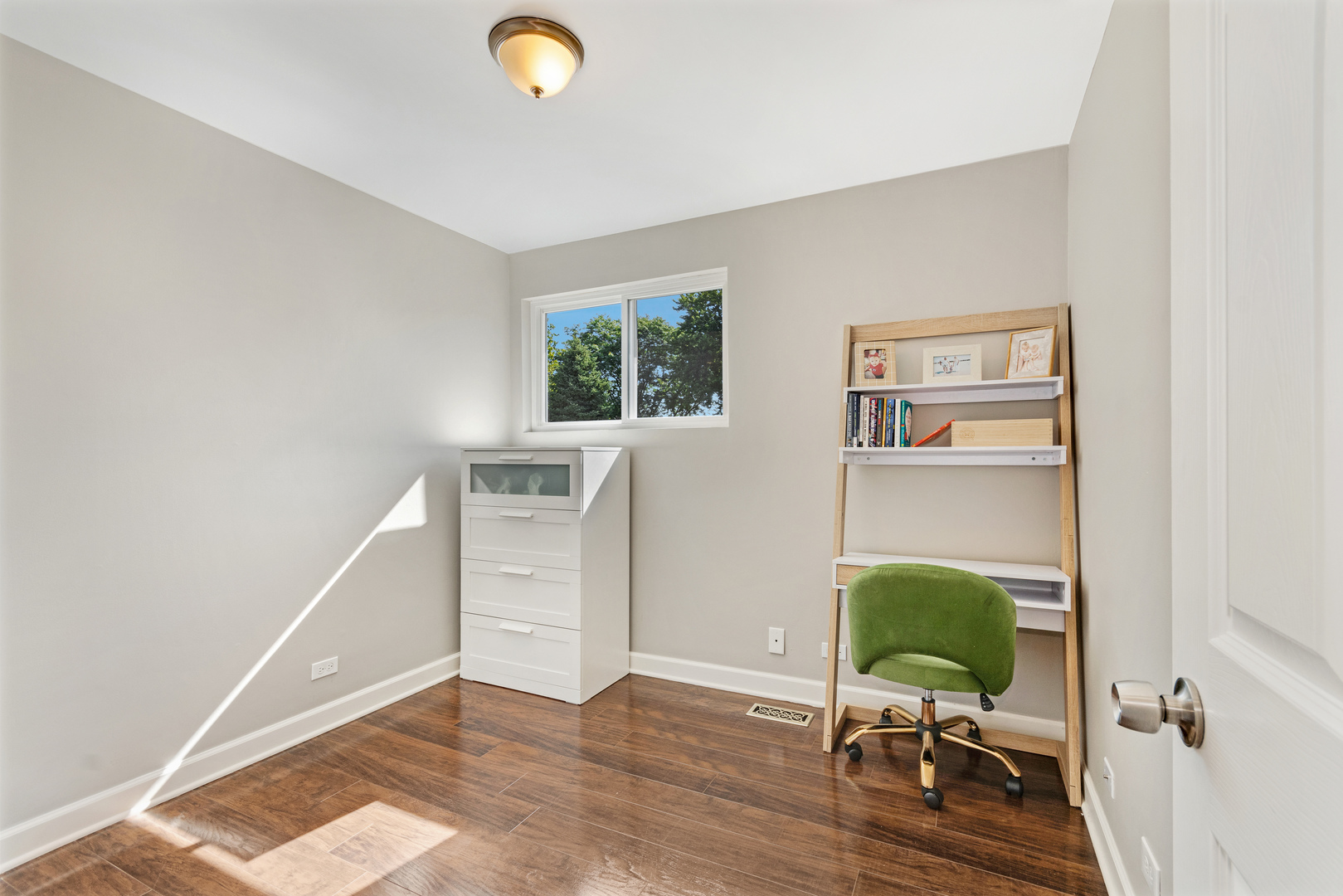 S060 Beverly Street Wheaton, IL 60187 - Photo 17 of 27