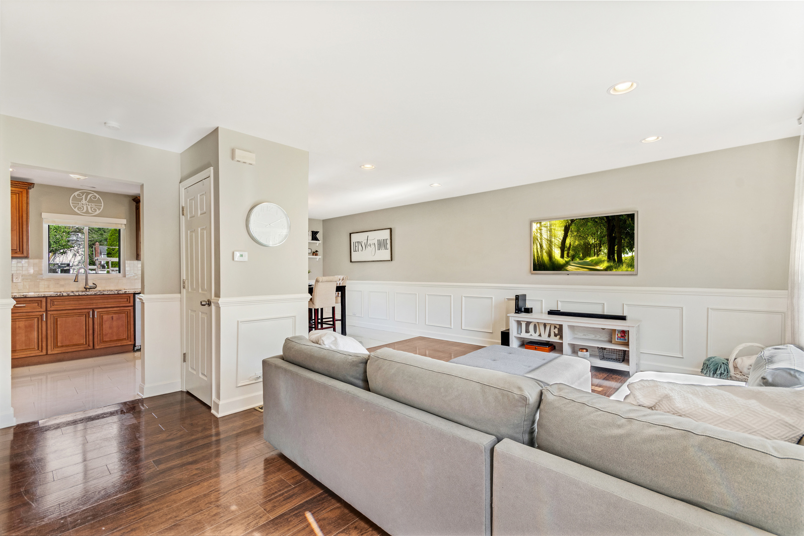 S060 Beverly Street Wheaton, IL 60187 - Photo 3 of 27