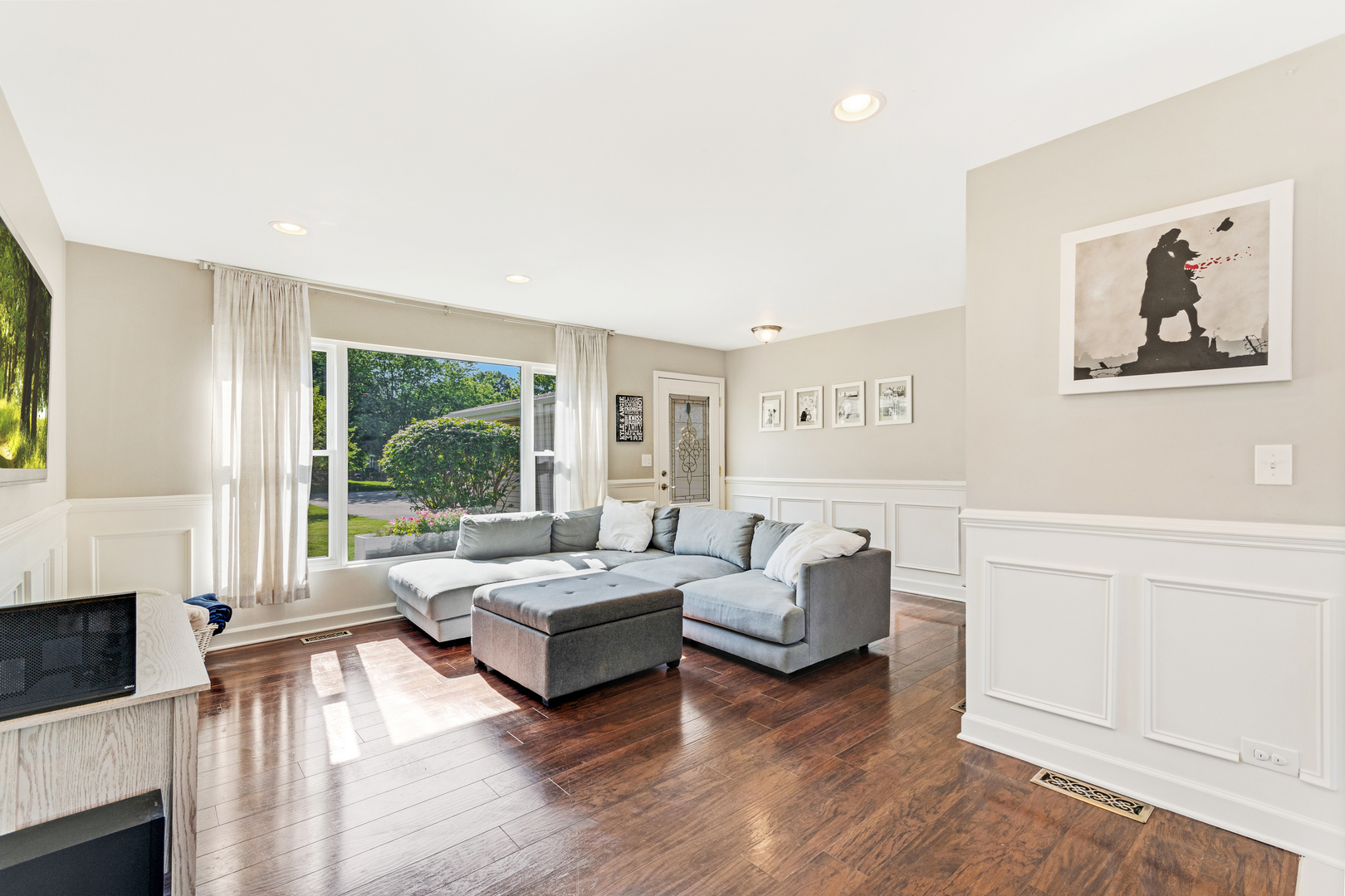 S060 Beverly Street Wheaton, IL 60187 - Photo 4 of 27