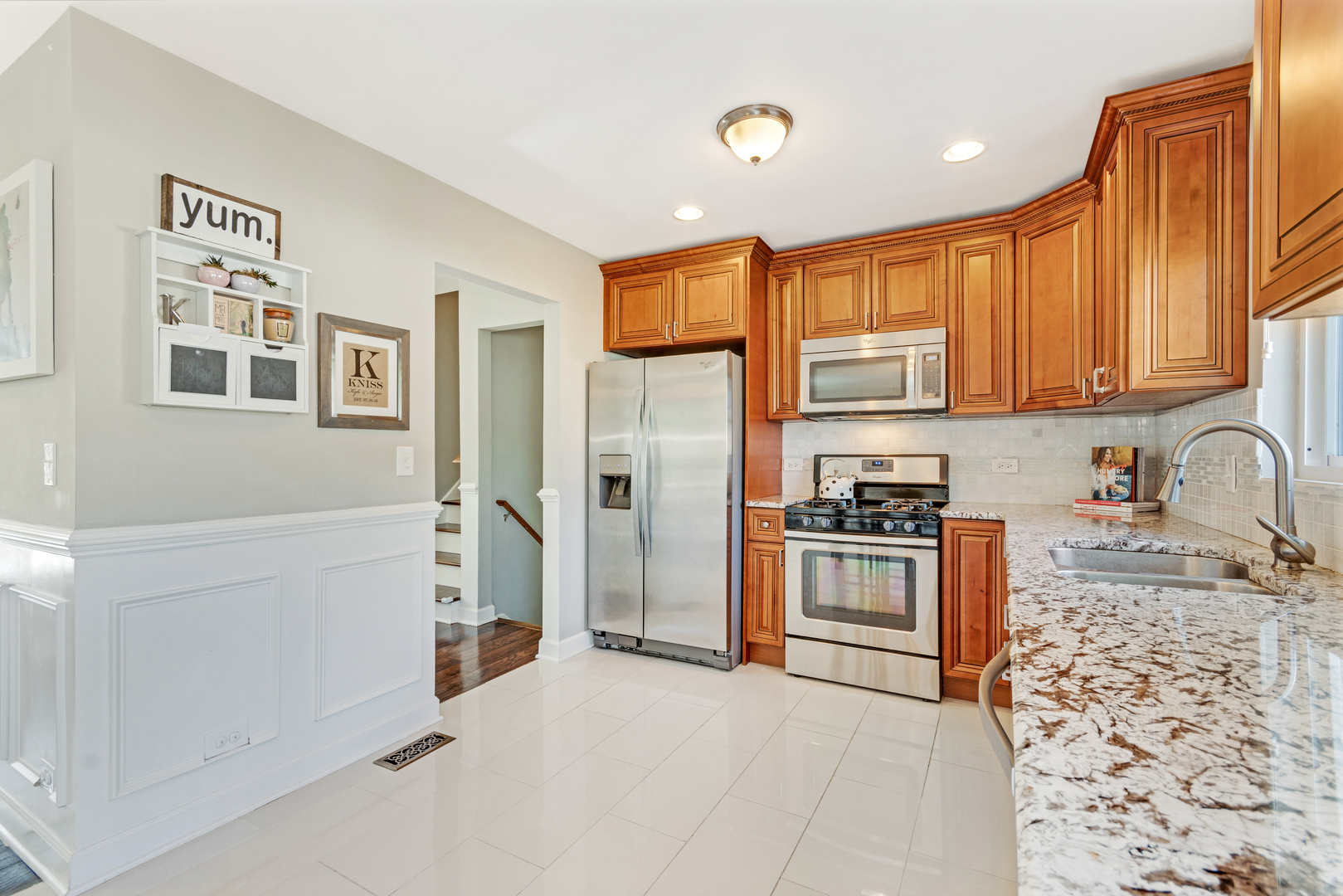 S060 Beverly Street Wheaton, IL 60187 - Photo 7 of 27
