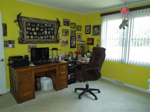 232 Daniel Road Dover, TN 37058 - Photo 15 of 20 Bedroom #3 (currently used as their office)