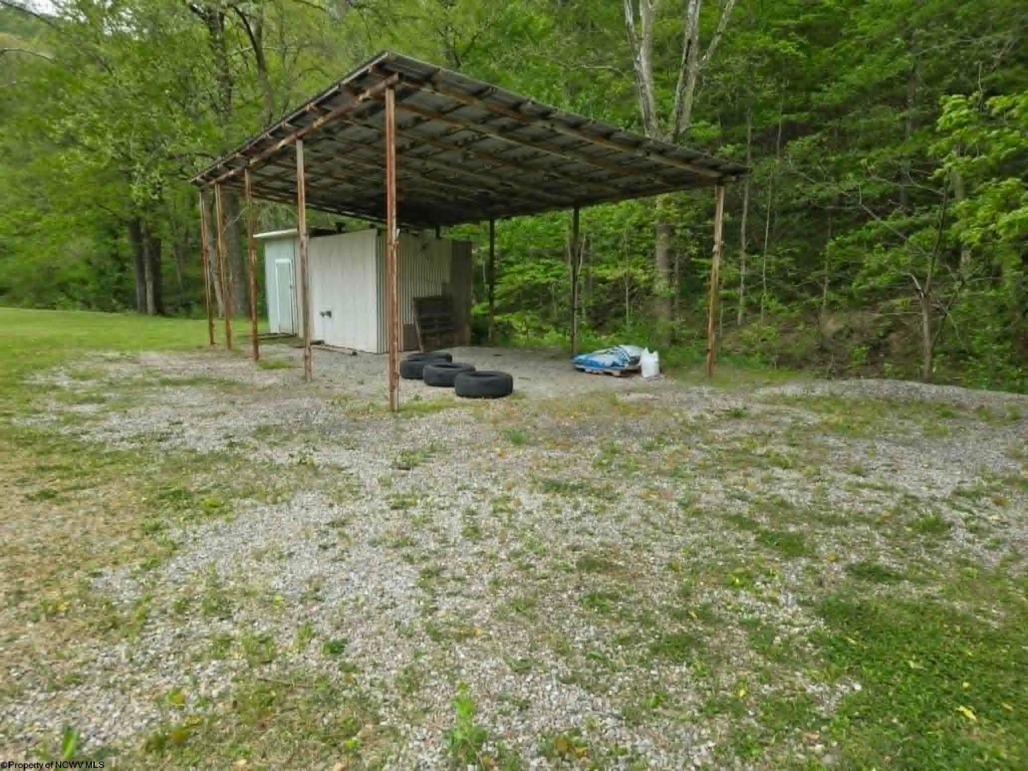 1814 Mannington Road Smithfield, WV 26437 - Photo 11 of 48 Gallery Image 11