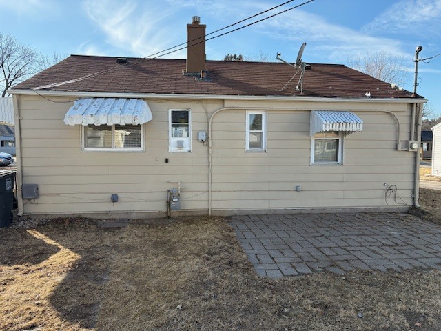 968 40th Street Moline, IL 61265 - Photo 4 of 19 a front view of a house