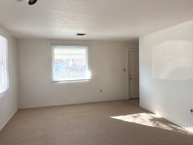 968 40th Street Moline, IL 61265 - Photo 10 of 19 an empty room with a window