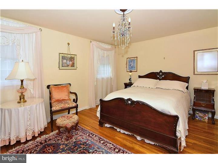 9700 Glenhope Road Philadelphia, PA 19115 - Photo 11 of 19