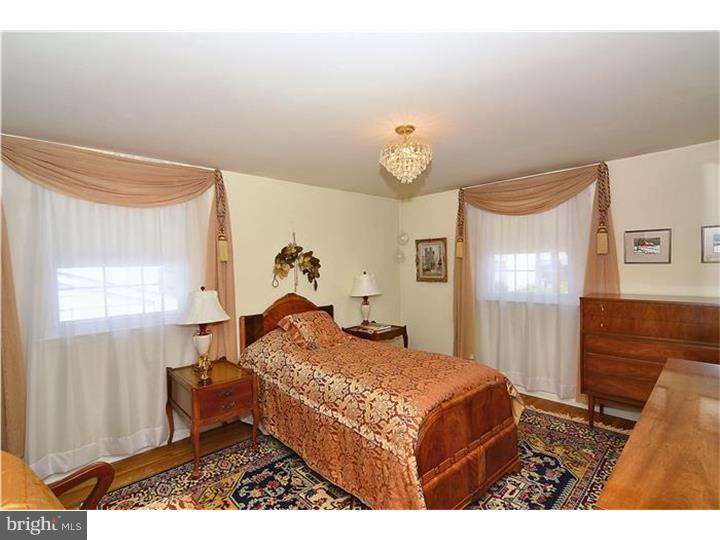 9700 Glenhope Road Philadelphia, PA 19115 - Photo 12 of 19