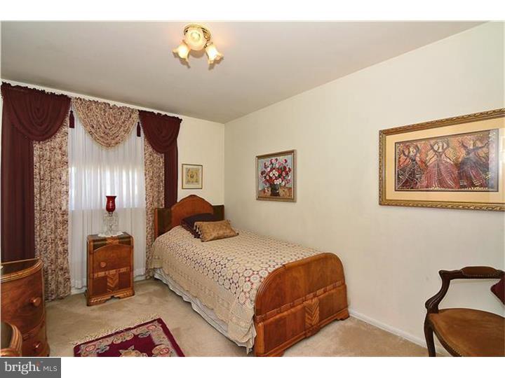 9700 Glenhope Road Philadelphia, PA 19115 - Photo 13 of 19