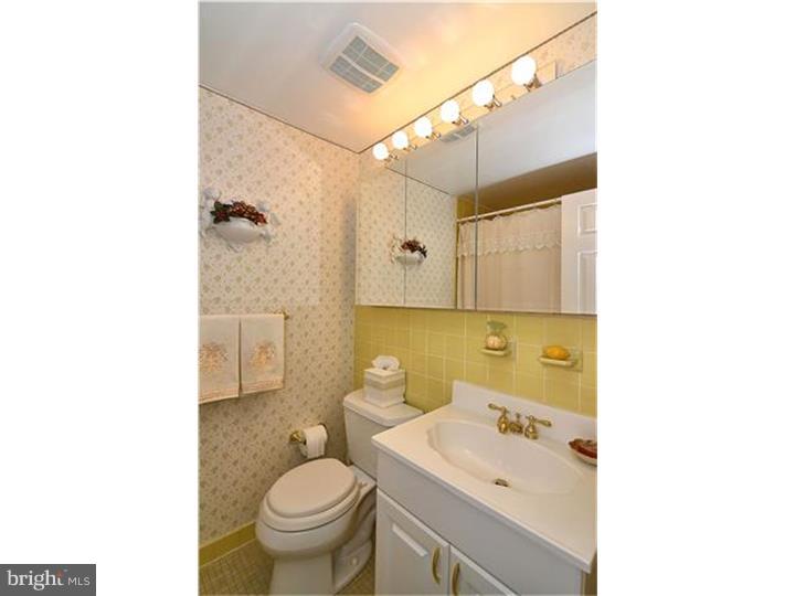 9700 Glenhope Road Philadelphia, PA 19115 - Photo 15 of 19