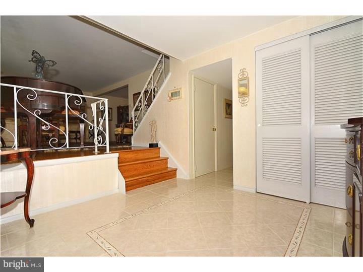 9700 Glenhope Road Philadelphia, PA 19115 - Photo 3 of 19