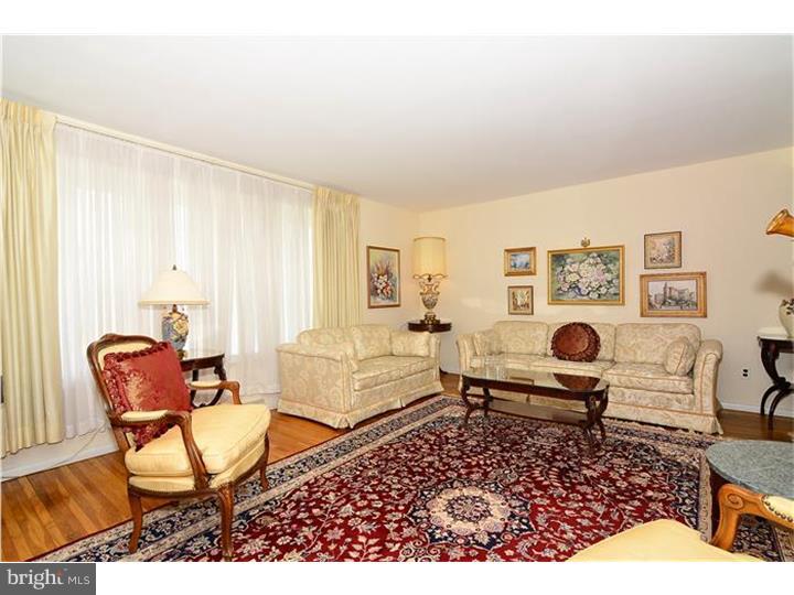 9700 Glenhope Road Philadelphia, PA 19115 - Photo 5 of 19