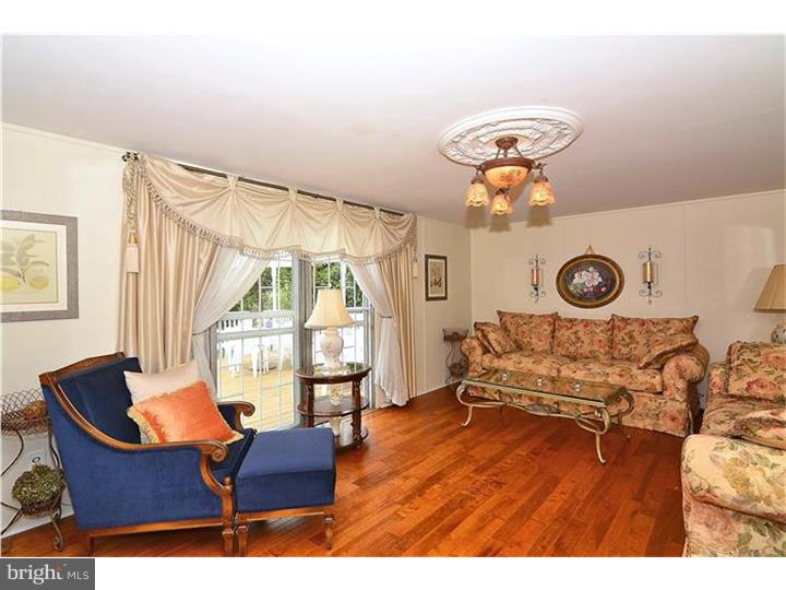 9700 Glenhope Road Philadelphia, PA 19115 - Photo 7 of 19