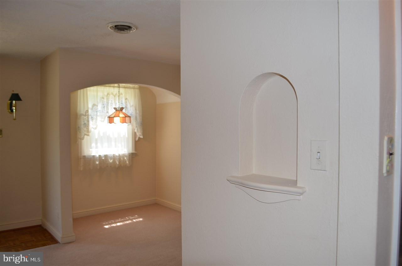 847 Rathton Road York, PA 17403 - Photo 4 of 32 Gallery Image 4