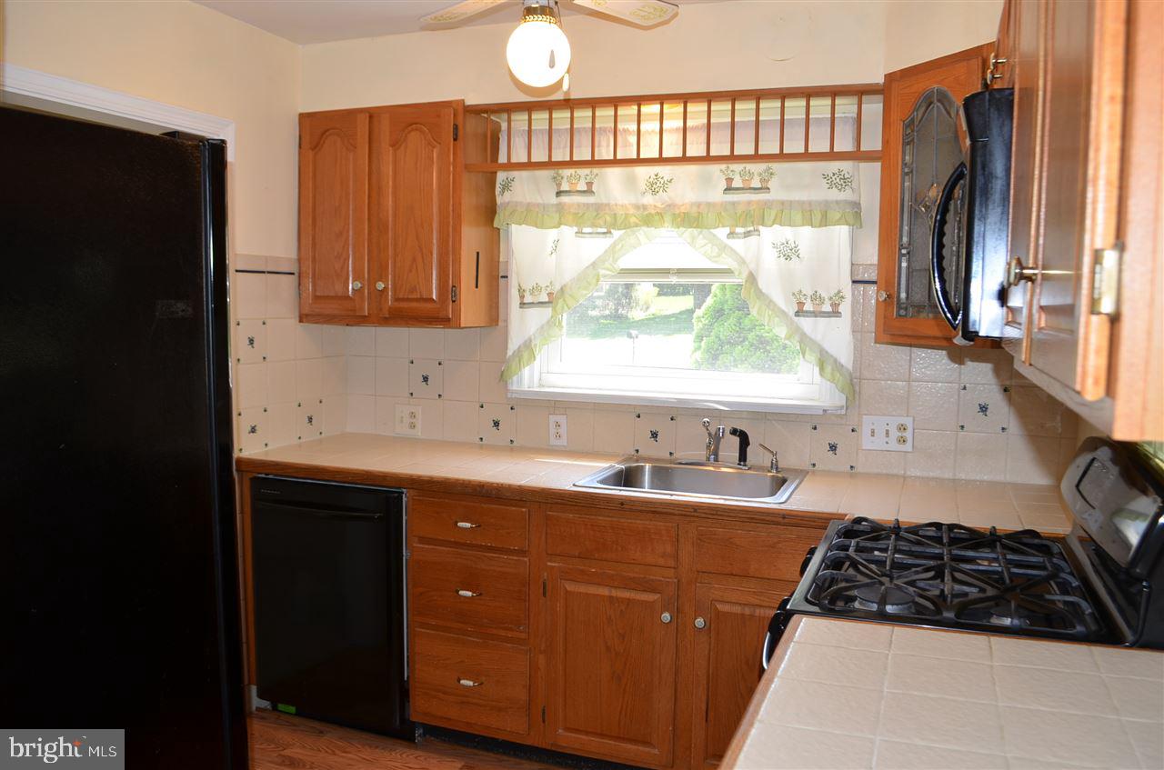 847 Rathton Road York, PA 17403 - Photo 7 of 32 Gallery Image 7