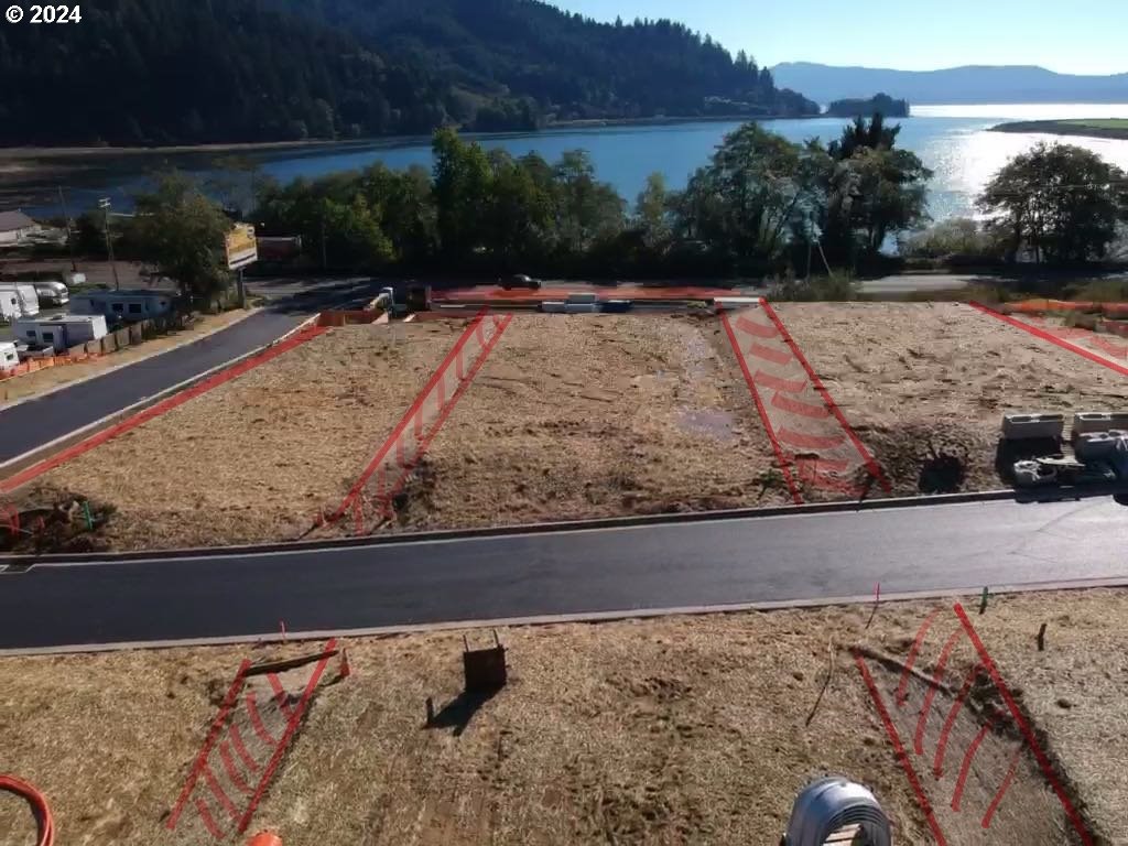 501 Garibaldi Avenue, Unit 5 Garibaldi, OR 97118 - Photo 8 of 17 a view of a backyard