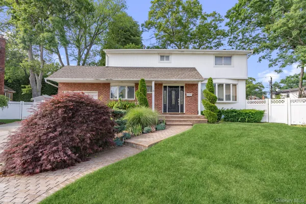 $1,199,000 | 45 Mildred Court, Plainview, NY 11803
