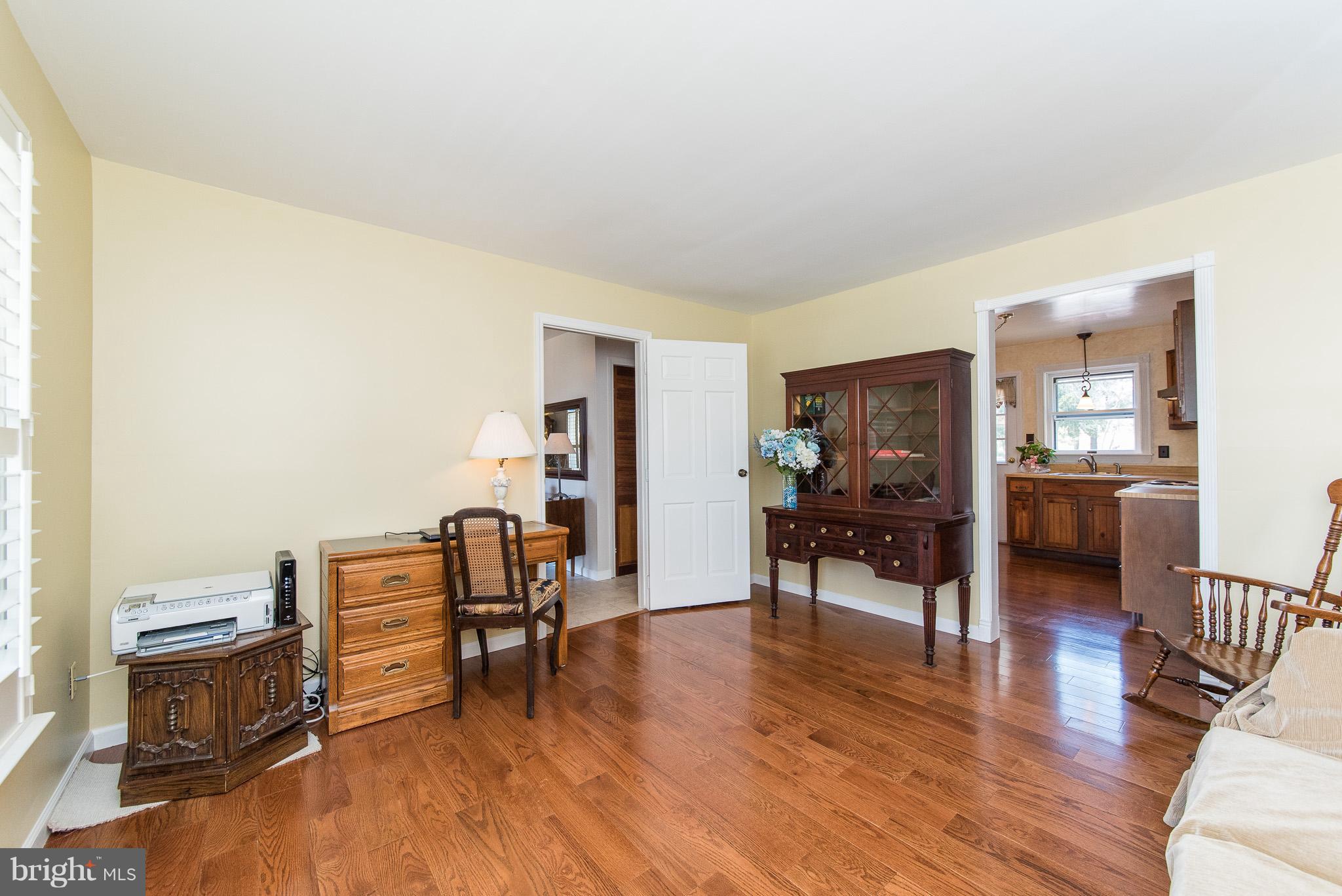 6712 Lewis Road Baldwin, MD 21013 - Photo 17 of 30 Living Room