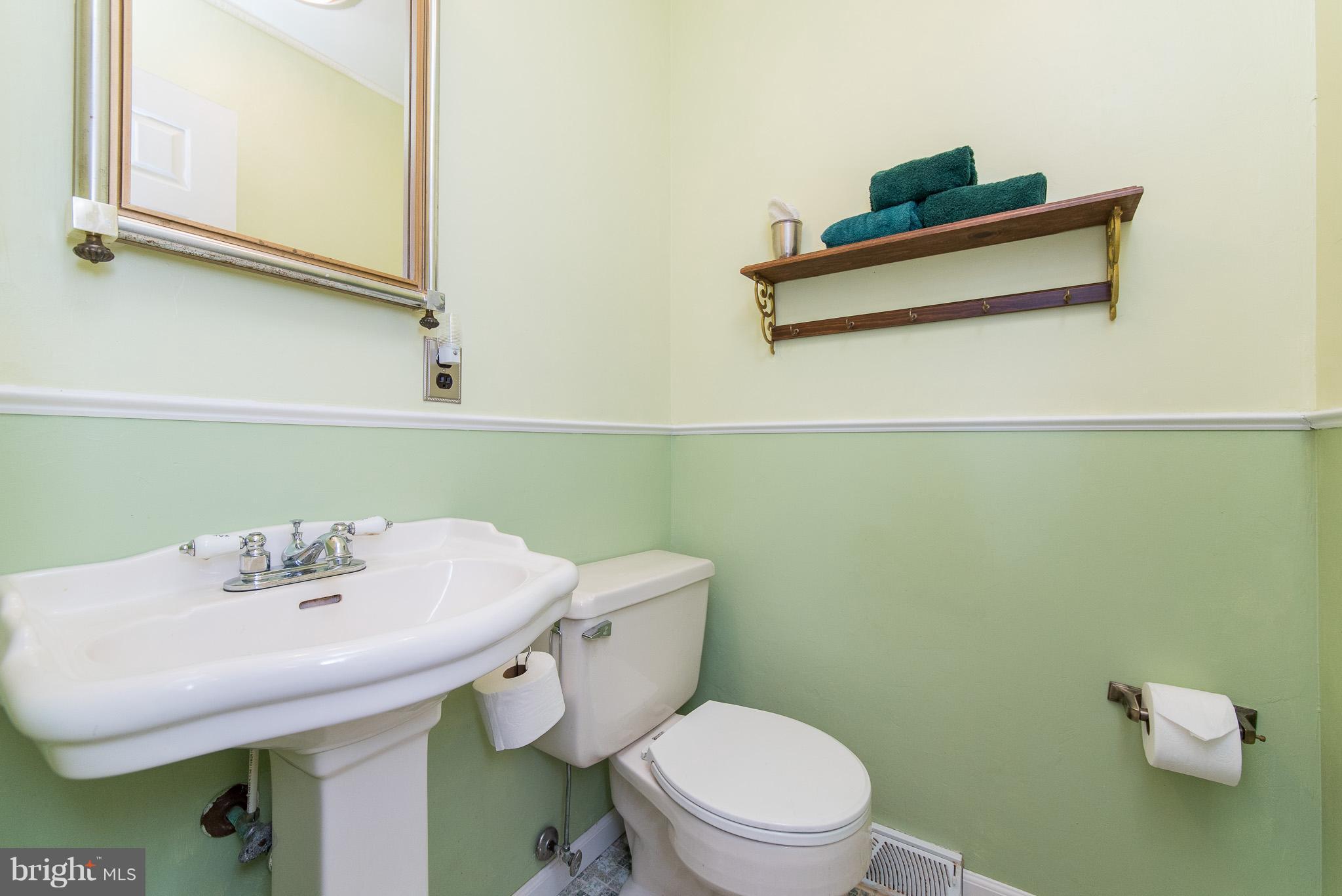 6712 Lewis Road Baldwin, MD 21013 - Photo 3 of 30 Bath