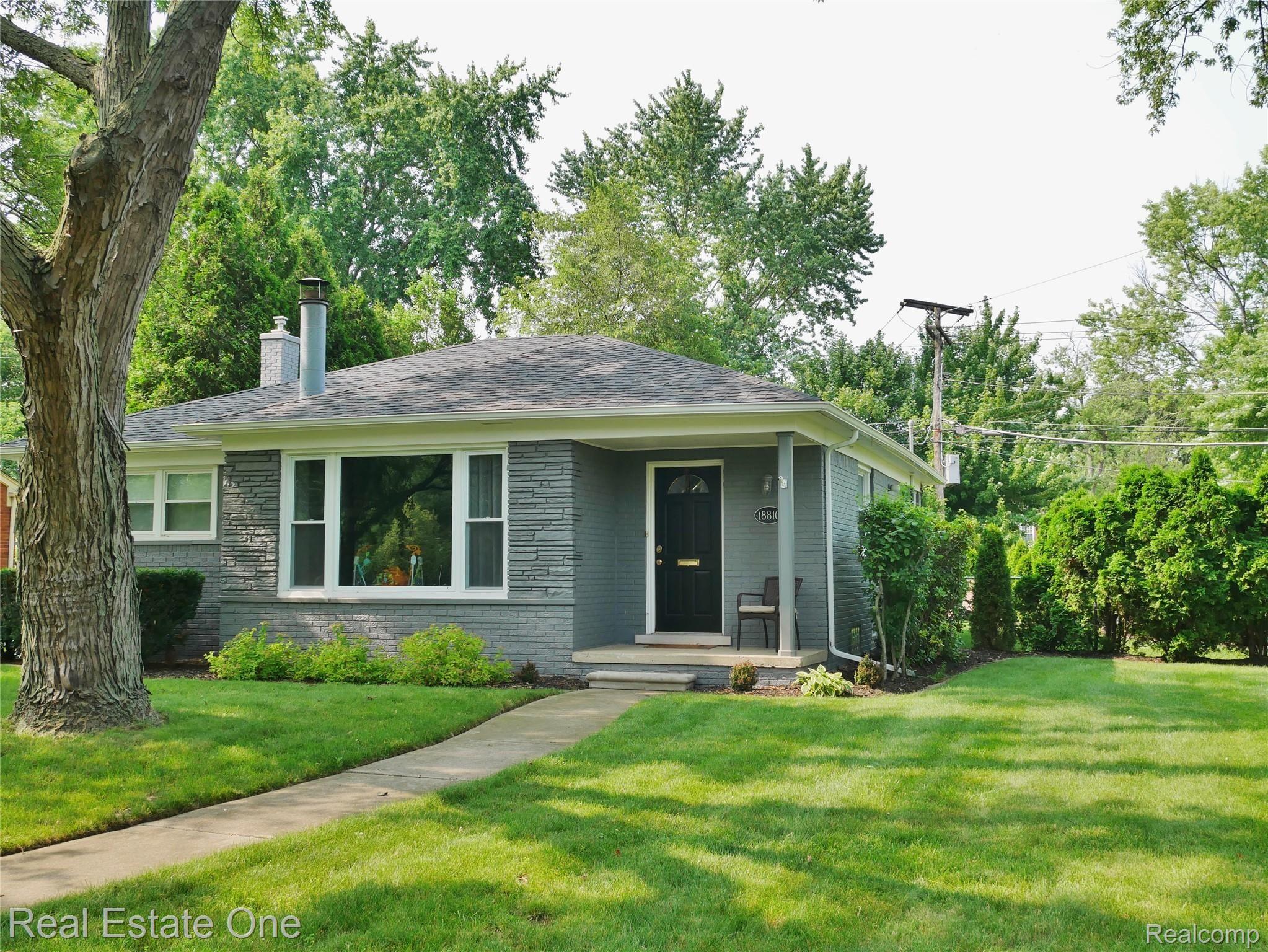 18810 Beverly Road Franklin, MI 48025 - Photo 1 of 27 front - Copy.JPG