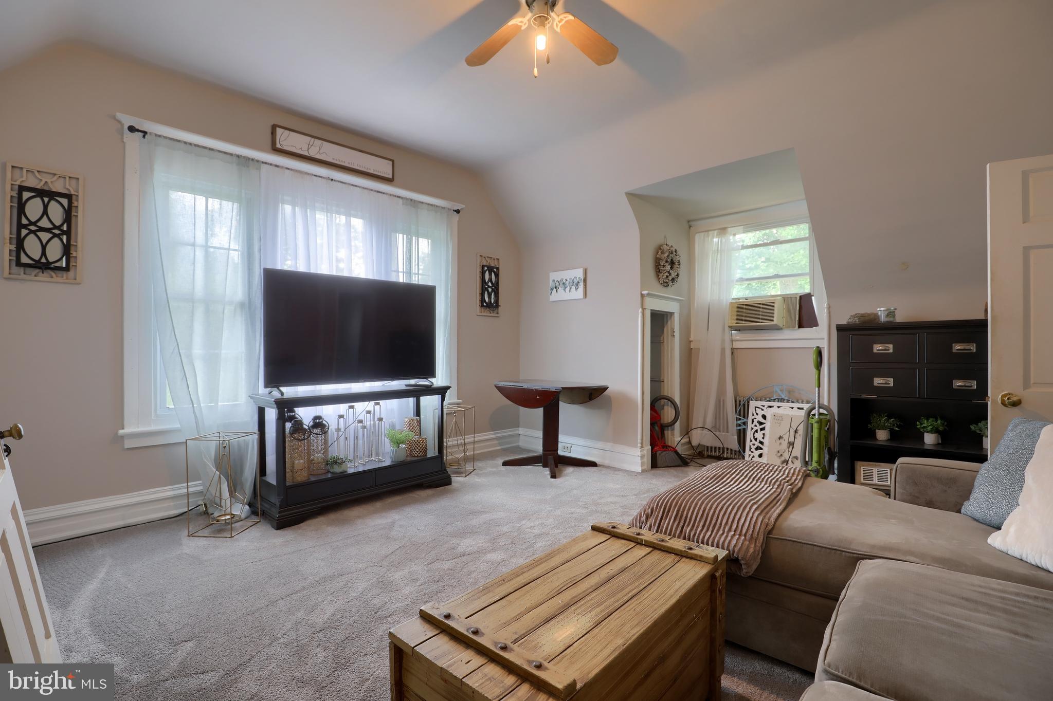 1139 Mount Laurel Road Temple, PA 19560 - Photo 40 of 61 Unit B Living Room