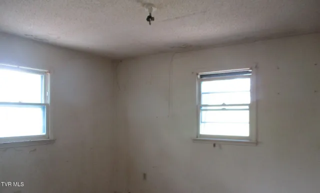 $64,900 | 371 Jonesboro Drive, Bluff City, TN 37618