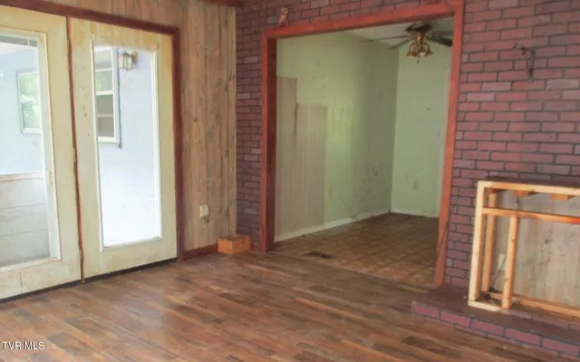 $64,900 | 371 Jonesboro Drive, Bluff City, TN 37618