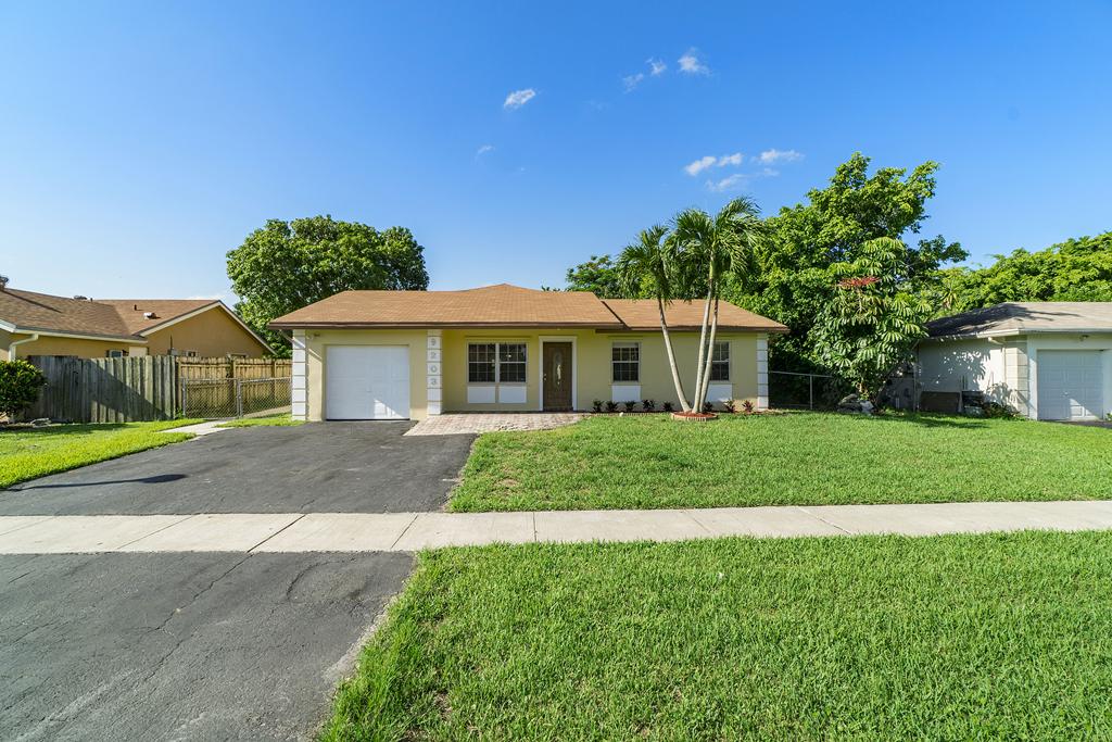 9203 Southampton Place Boca Raton, FL 33434 - Photo 1 of 29 9203 Southampton Pl_02