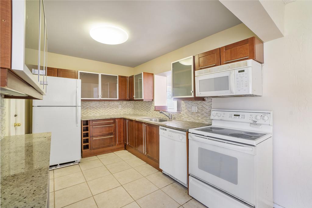 9203 Southampton Place Boca Raton, FL 33434 - Photo 11 of 29 9203 Southampton Pl_14
