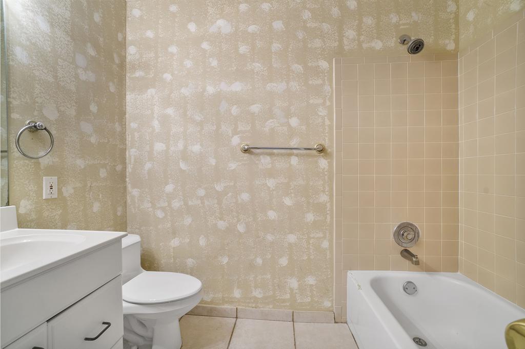 9203 Southampton Place Boca Raton, FL 33434 - Photo 19 of 29 9203 Southampton Pl_23