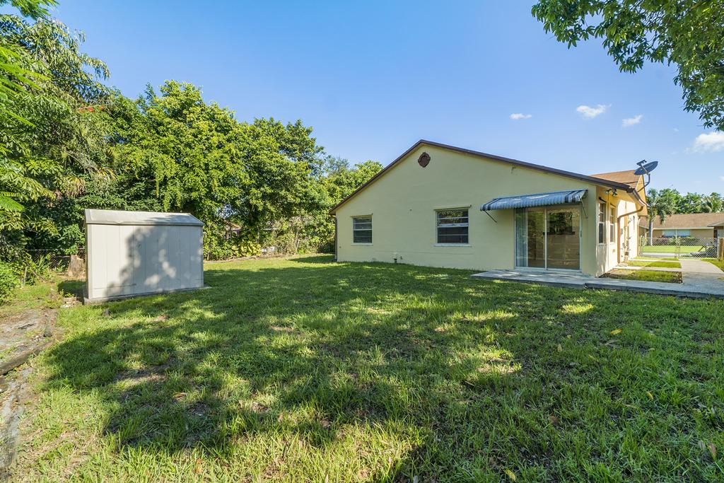 9203 Southampton Place Boca Raton, FL 33434 - Photo 4 of 29 9203 Southampton Pl_06