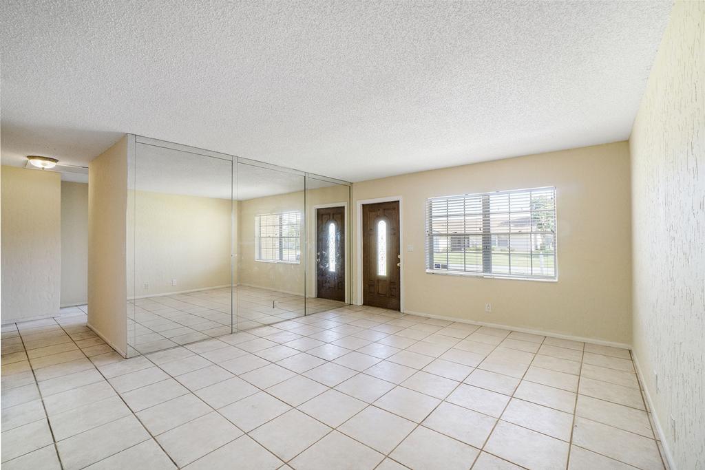 9203 Southampton Place Boca Raton, FL 33434 - Photo 7 of 29 9203 Southampton Pl_10