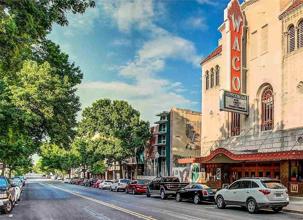 721 Austin Avenue Waco, TX 76701 - Photo 2 of 17