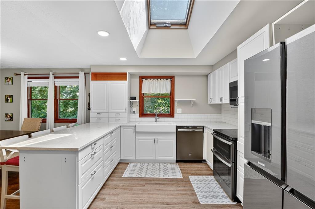 134 North Jamestown Road Coraopolis, PA 15108 - Photo 11 of 41 Gallery Image 11