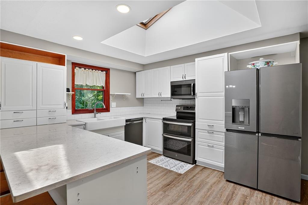 134 North Jamestown Road Coraopolis, PA 15108 - Photo 12 of 41 Gallery Image 12