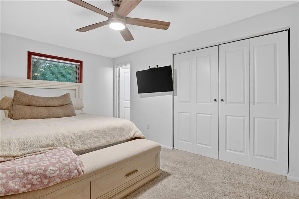 134 North Jamestown Road Coraopolis, PA 15108 - Photo 16 of 41 Gallery Image 16