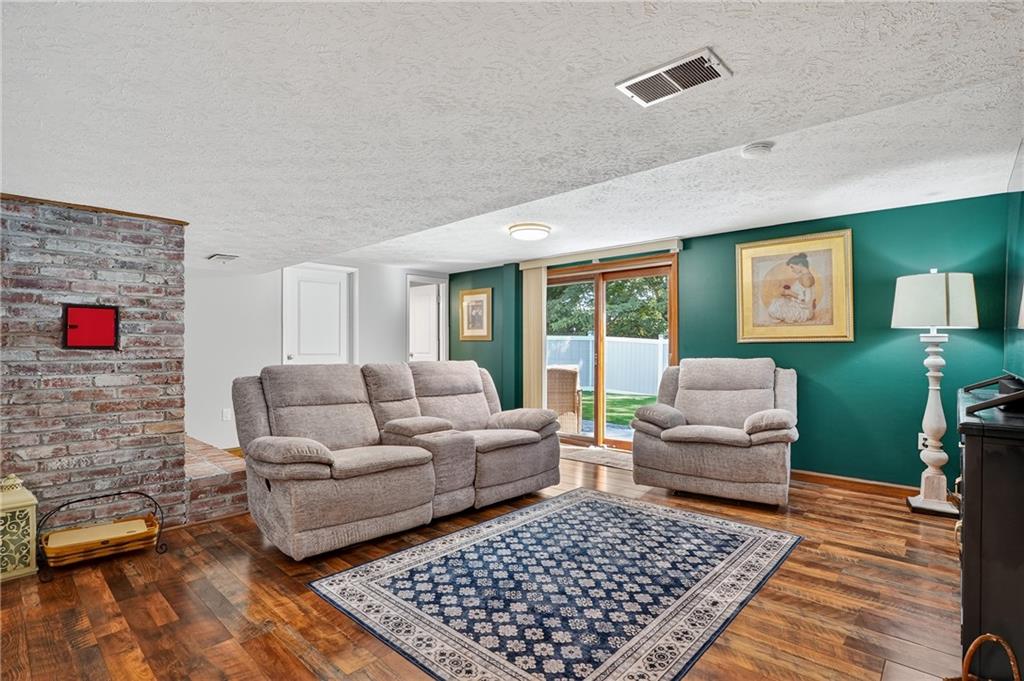 134 North Jamestown Road Coraopolis, PA 15108 - Photo 26 of 41 Gallery Image 26