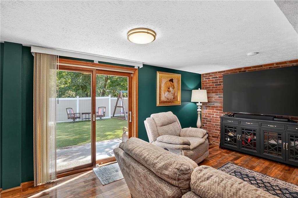134 North Jamestown Road Coraopolis, PA 15108 - Photo 29 of 41 Gallery Image 29