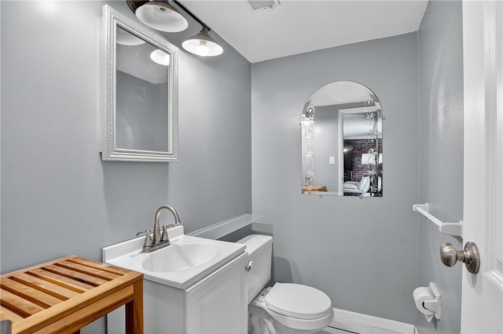 134 North Jamestown Road Coraopolis, PA 15108 - Photo 30 of 41 Gallery Image 30