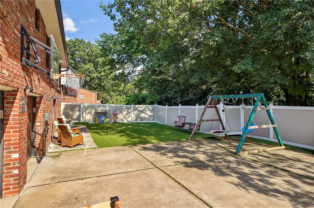 134 North Jamestown Road Coraopolis, PA 15108 - Photo 37 of 41 Gallery Image 37