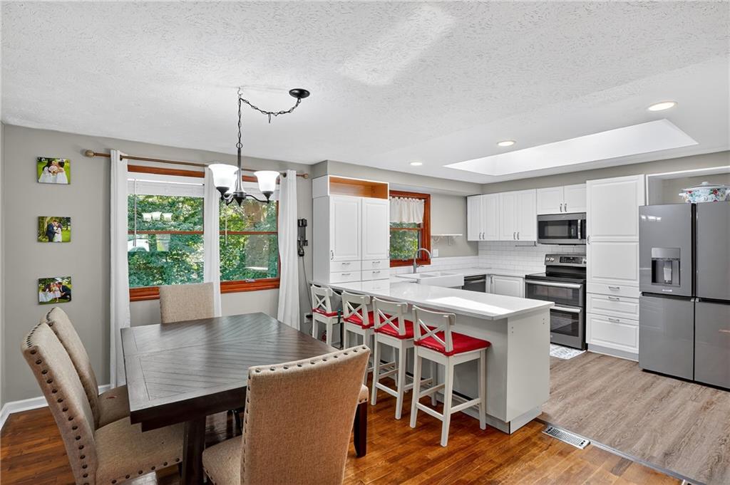 134 North Jamestown Road Coraopolis, PA 15108 - Photo 7 of 41 Gallery Image 7