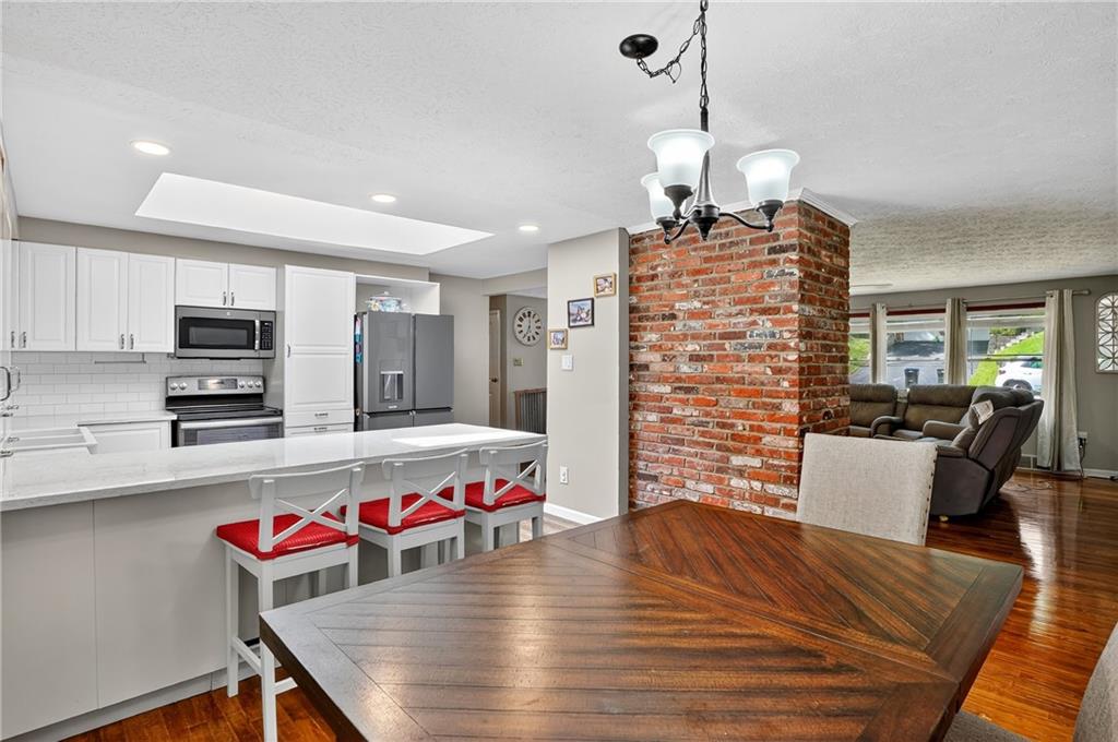 134 North Jamestown Road Coraopolis, PA 15108 - Photo 10 of 41 Gallery Image 10