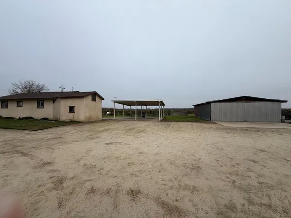 $1,121,640 | 376 East Klepper Avenue, Caruthers, CA 93609