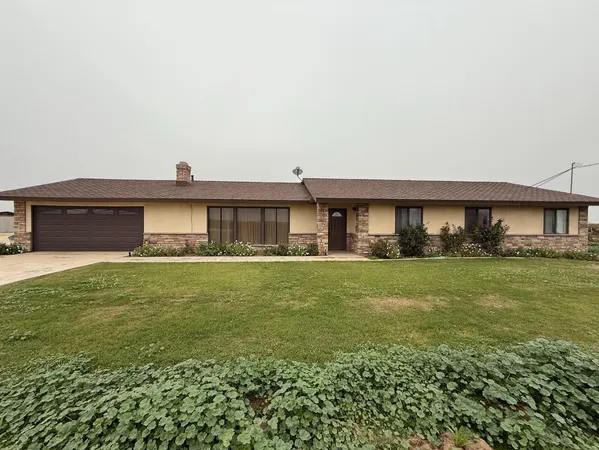 $1,121,640 | 376 East Klepper Avenue, Caruthers, CA 93609