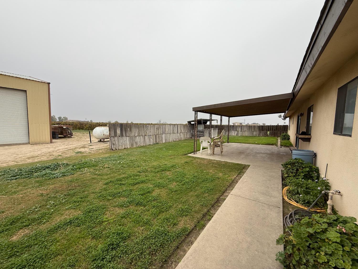 376 East Klepper Avenue Caruthers, CA 93609 - Photo 4 of 11