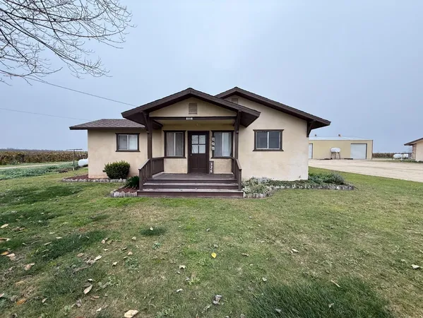 $1,121,640 | 376 East Klepper Avenue, Caruthers, CA 93609