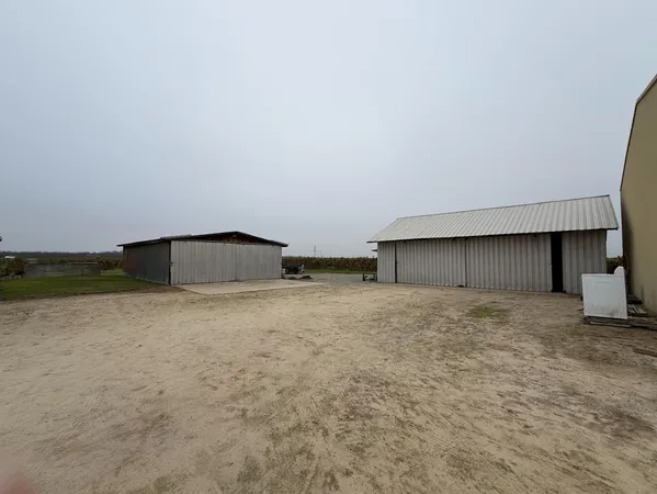 $1,121,640 | 376 East Klepper Avenue, Caruthers, CA 93609