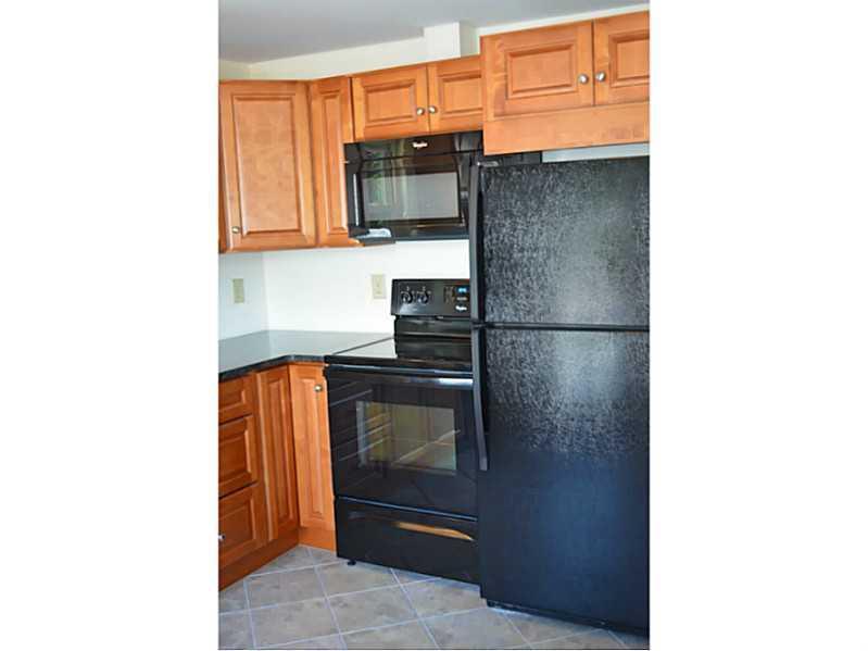 14 Spring Street South Portland, ME 04106 - Photo 12 of 26 Kitchen.