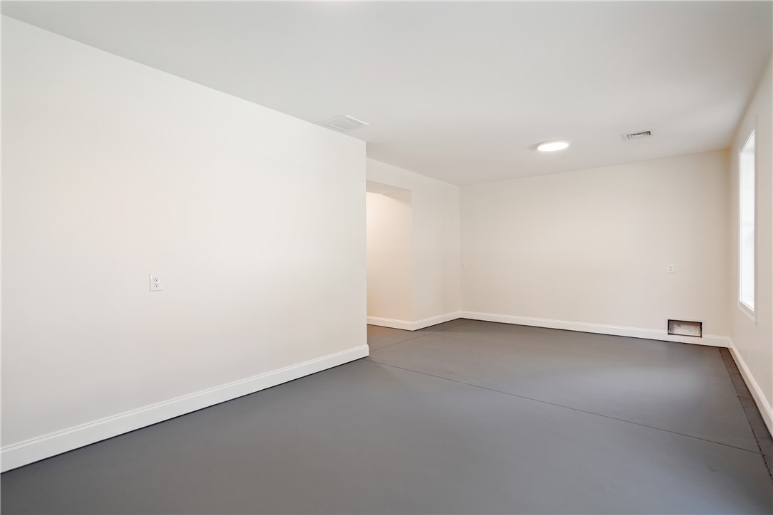 345 Point Avenue Warwick, RI 02889 - Photo 11 of 36